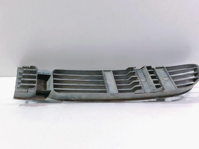 bontott VW PASSAT B5 Jobb Ködlámpa Rács