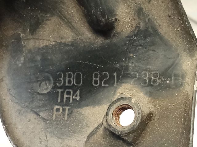 bontott VW PASSAT B5 Jobb Sárvédő Oldaltartó