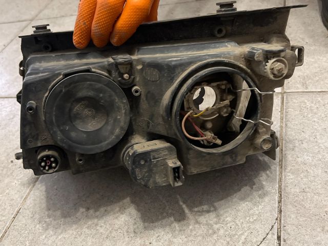 bontott VW PASSAT B5 Jobb Xenon Fényszóró