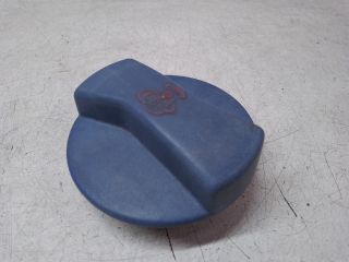 bontott VW PASSAT B5 Kiegyenlítőtartály Sapka