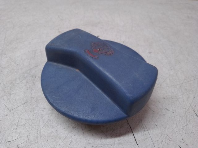 bontott VW PASSAT B5 Kiegyenlítőtartály Sapka