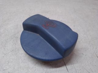 bontott VW PASSAT B5 Kiegyenlítőtartály Sapka