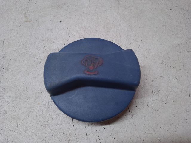 bontott VW PASSAT B5 Kiegyenlítőtartály Sapka