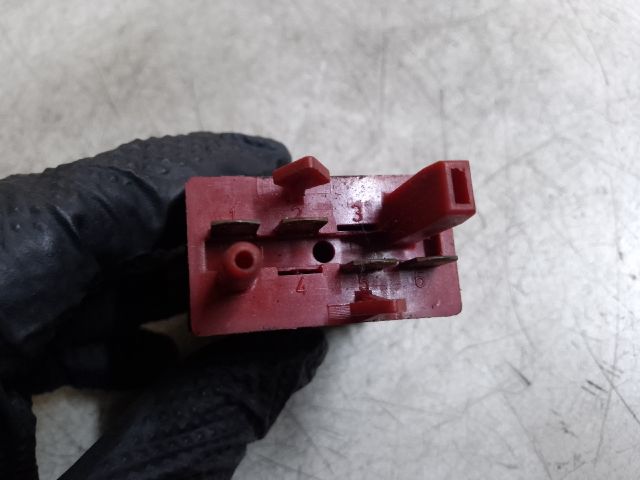 bontott VW PASSAT B5 Kipörgésgátló Kapcsoló