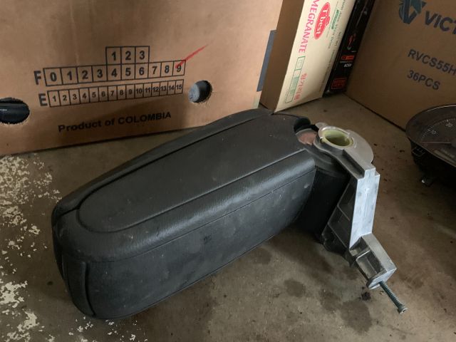 bontott VW PASSAT B5 Könyöklő