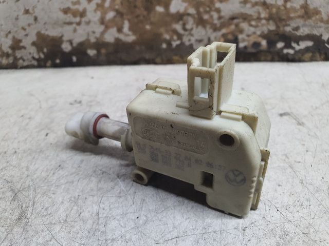 bontott VW PASSAT B5 Központizár Motor Tankajtó