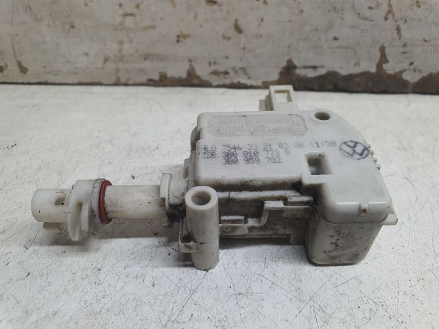 bontott VW PASSAT B5 Központizár Motor Tankajtó