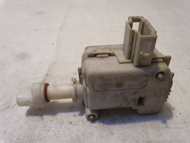 bontott VW PASSAT B5 Központizár Motor Tankajtó