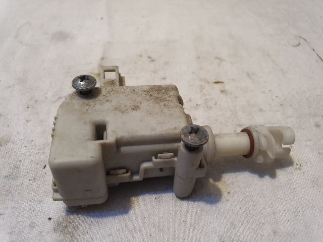 bontott VW PASSAT B5 Központizár Motor Tankajtó