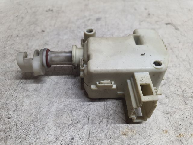 bontott VW PASSAT B5 Központizár Motor Tankajtó