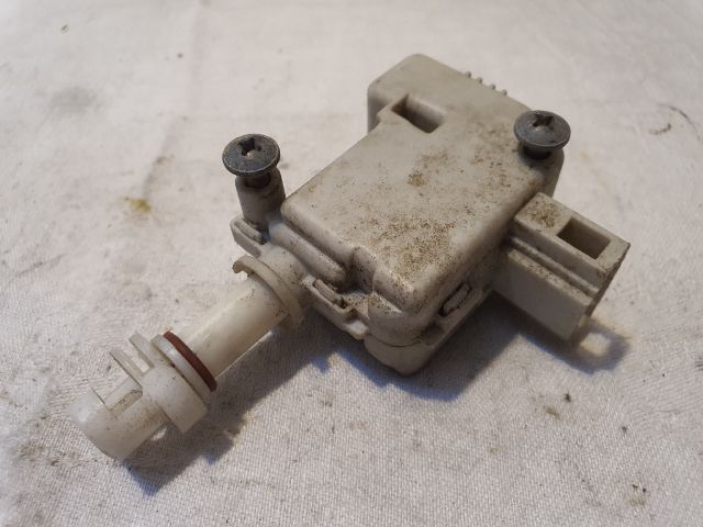 bontott VW PASSAT B5 Központizár Motor Tankajtó