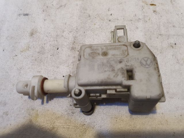 bontott VW PASSAT B5 Központizár Motor Tankajtó