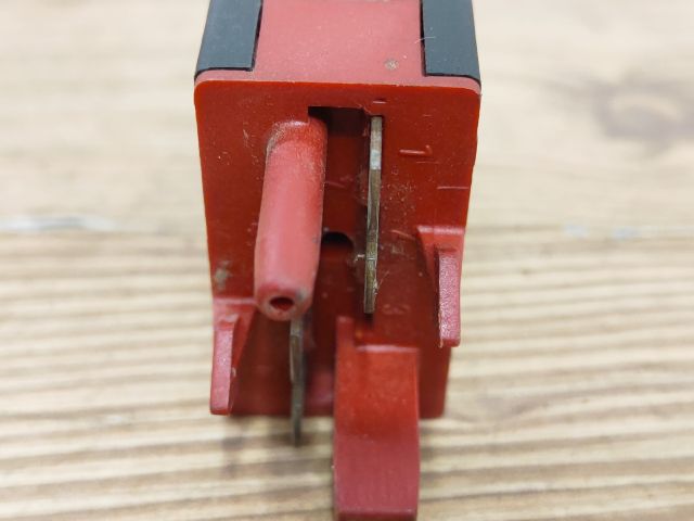 bontott VW PASSAT B5 Menetstabilizátor Kapcsoló