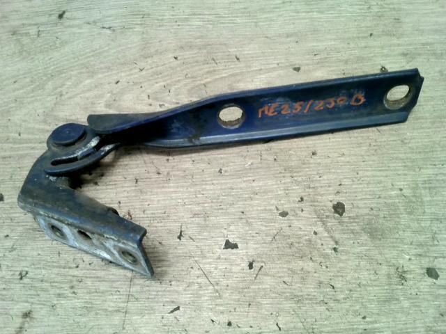 bontott VW PASSAT B5 Motorháztető Bal Zsanér