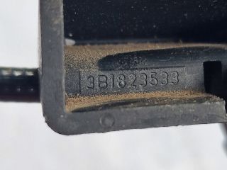 bontott VW PASSAT B5 Motorháztető Nyitó Kar / Gomb