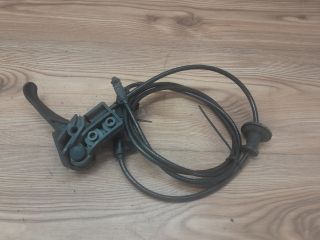 bontott VW PASSAT B5 Motorháztető Nyitó Kar / Gomb