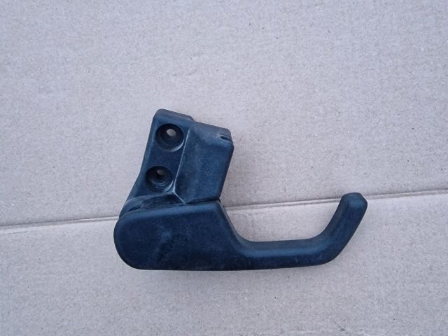 bontott VW PASSAT B5 Motorháztető Nyitó Kar / Gomb