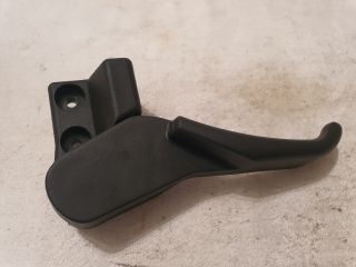 bontott VW PASSAT B5 Motorháztető Nyitó Kar / Gomb