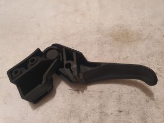 bontott VW PASSAT B5 Motorháztető Nyitó Kar / Gomb