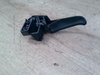 bontott VW PASSAT B5 Motorháztető Nyitó Kar / Gomb