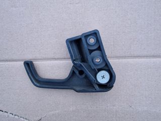 bontott VW PASSAT B5 Motorháztető Nyitó Kar / Gomb