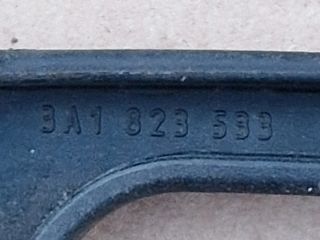 bontott VW PASSAT B5 Motorháztető Nyitó Kar / Gomb