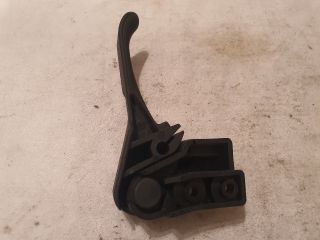 bontott VW PASSAT B5 Motorháztető Nyitó Kar / Gomb