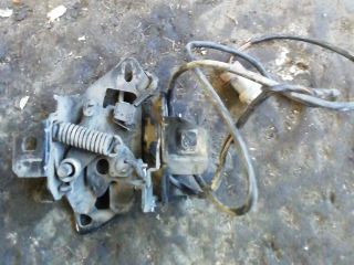 bontott VW PASSAT B5 Motorháztető Zárszerkezet