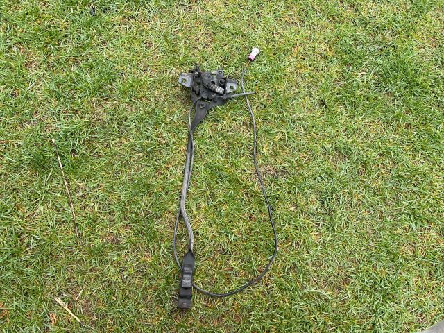 bontott VW PASSAT B5 Motorháztető Zárszerkezet