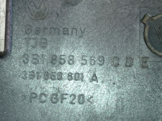 bontott VW PASSAT B5 Pohártartó