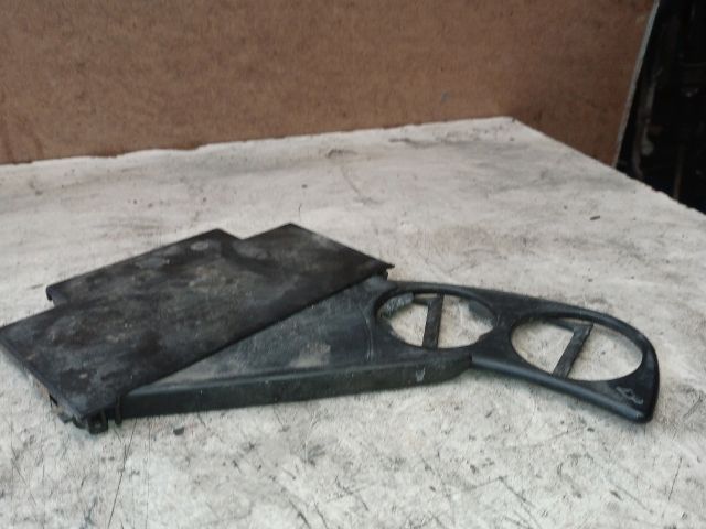 bontott VW PASSAT B5 Pohártartó