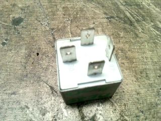 bontott VW PASSAT B5 Relé