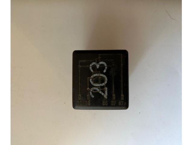 bontott VW PASSAT B5 Relé