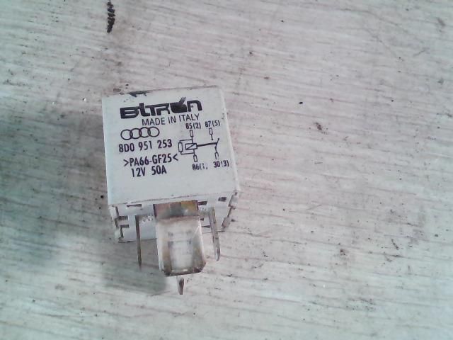 bontott VW PASSAT B5 Relé