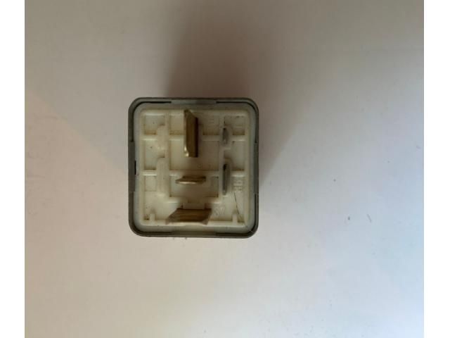 bontott VW PASSAT B5 Relé