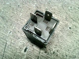 bontott VW PASSAT B5 Relé