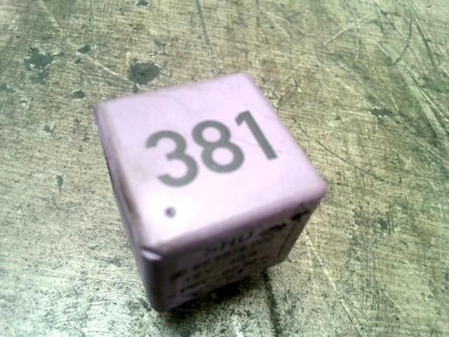 bontott VW PASSAT B5 Relé