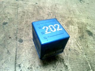 bontott VW PASSAT B5 Relé