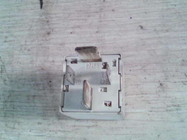 bontott VW PASSAT B5 Relé