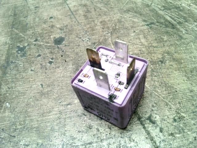 bontott VW PASSAT B5 Relé