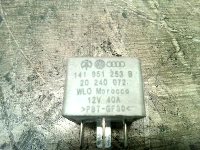 bontott VW PASSAT B5 Relé