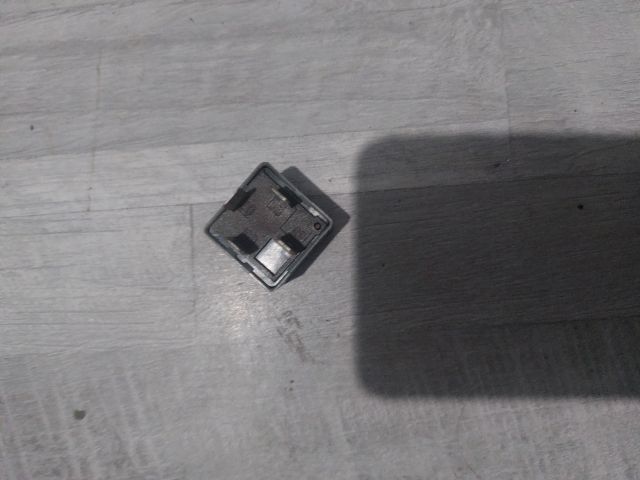 bontott VW PASSAT B5 Relé