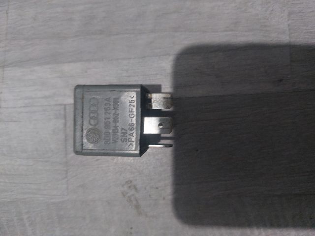 bontott VW PASSAT B5 Relé