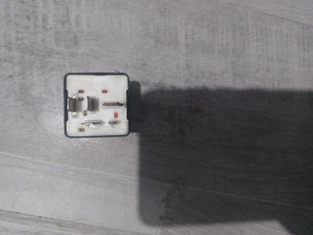 bontott VW PASSAT B5 Relé