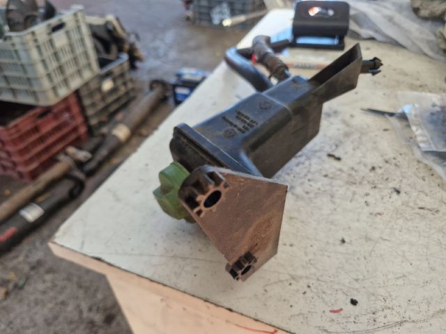 bontott VW PASSAT B5 Szervóolaj Tartály