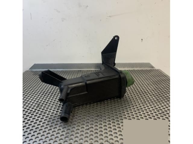 bontott VW PASSAT B5 Szervóolaj Tartály