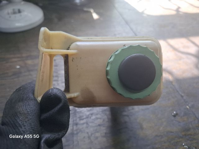 bontott VW PASSAT B5 Szervóolaj Tartály