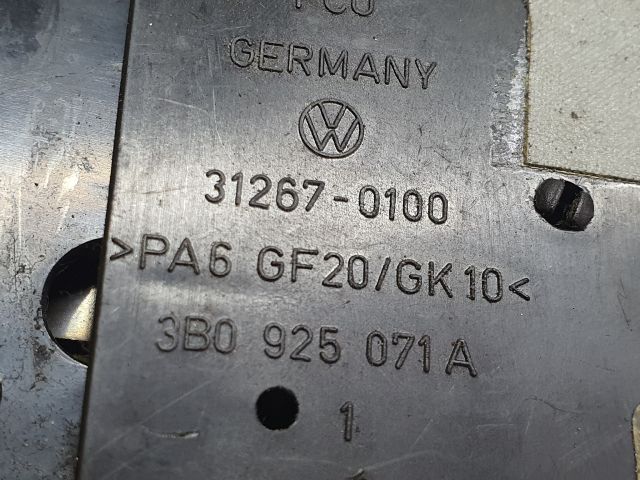 bontott VW PASSAT B5 Szivargyújtó Aljzat