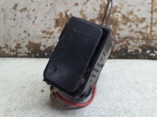 bontott VW PASSAT B5 Szivargyújtó Aljzat