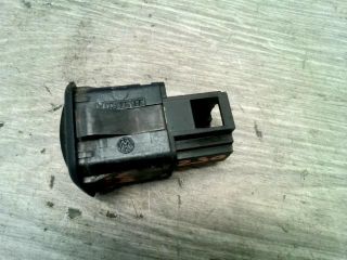 bontott VW PASSAT B5 Tankajtó Nyitó Kar / Gomb